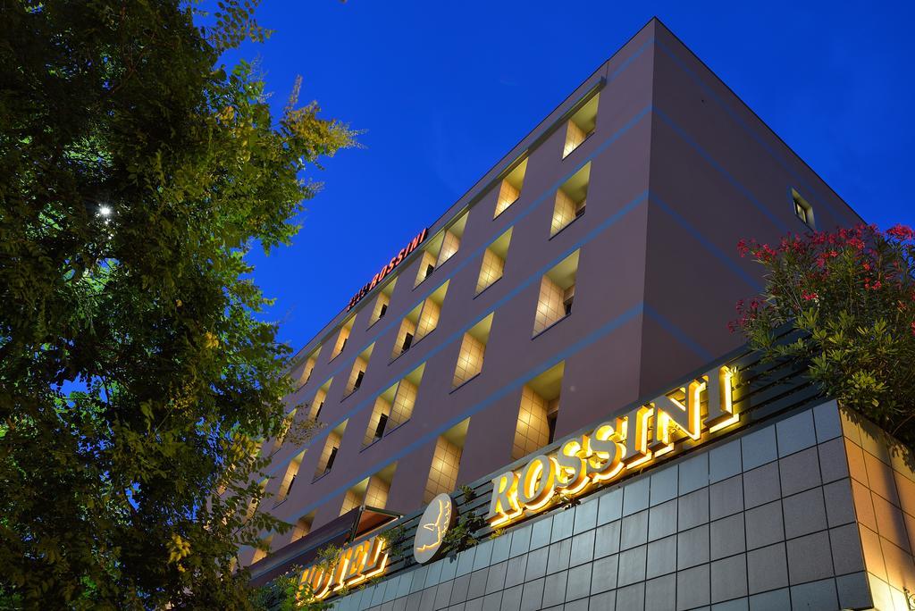 Hotel Rossini Πέζαρο Εξωτερικό φωτογραφία